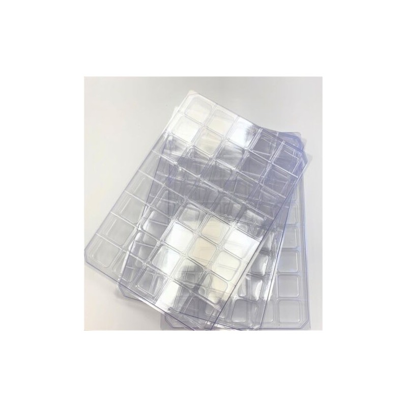 A55-PLATEAU 40 CASES CARREES EN PLASTIQUE TRANSPARENT + COUVERCLE PAR 10